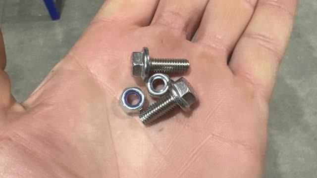 <p>Do you include the M6 bolts and Nyloc nuts with the camera bracket</p>