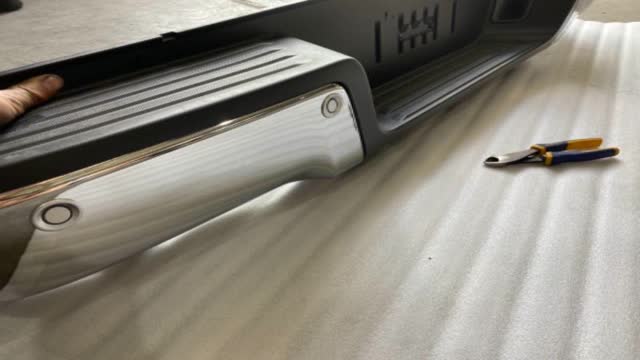 <p>Lay original bumper on mat</p>