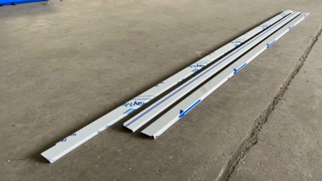 <p>The supplied kit will have:
• 1 x Tailgate Piece
• 2 x Sideboard Pieces
• Stainless Steel Rivets</p>