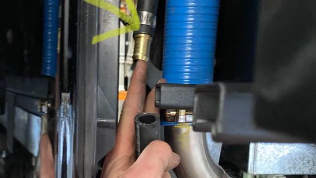 <p>Identify pre-fitted breather hose on Tray</p>