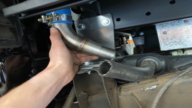 <p>Connect to tank, and to hoses supplied dirt to Bronco Tray</p>
<p>Make sure all clamps are done up tightly</p>