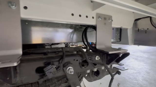 <p><strong>Tray Mounts should look like this...</strong></p>
<ul>
<li><a href="https://knowby.show/827b2524-6cdd-40c2-8e23-5be442c5bc89">DUAL Cab Mounts</a></li>
</ul>