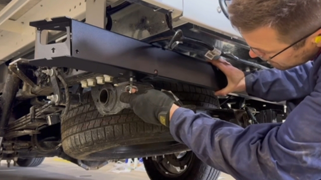 <p><strong>Radar - Lane Change Assist</strong></p>
<ul>
<li><a href="https://knowby.show/06ef4873-c148-4c9e-af2d-df5eb3fdeee0">How to Re-Mount the Radar-Lane Change Assist</a></li>
</ul>