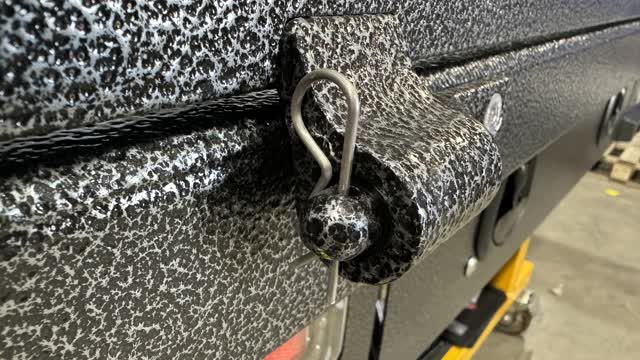 <p>R-Clips in sideboards?</p>