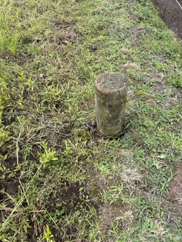<p>Located at the opposite end of the paddock on the fence line is a stay post that is set deeper in the ground used to tie your chain around</p>