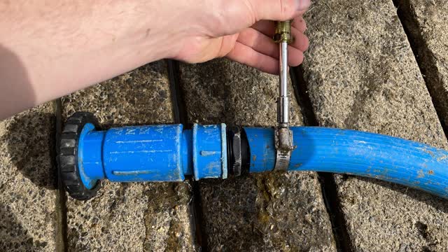 <p>Fit hose back into the pipe and tighten clamp.</p>