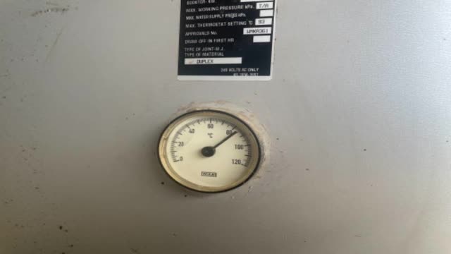 <p>Check hot water temperature is above 80 degrees and post photo of temperature on WhatsApp</p>
