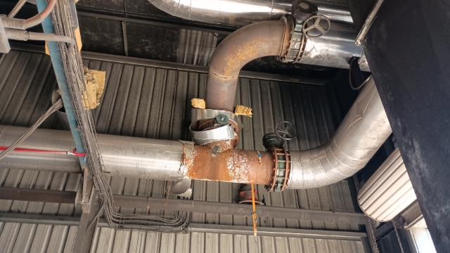 <p>Install pre-constructed "T" piece and bolt in new valves. 4 in total including the new valve on the field side.</p>