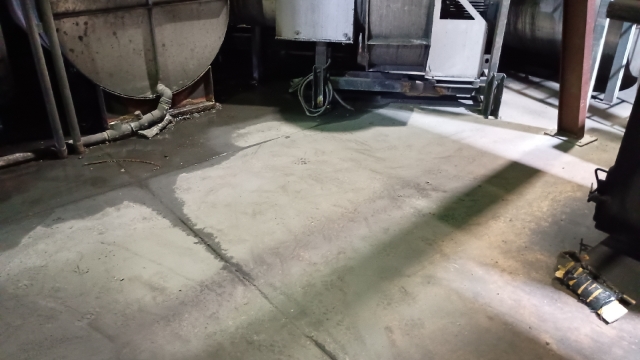 <p>Lower the condenser to ground at the landing zone and remove from the area.</p>