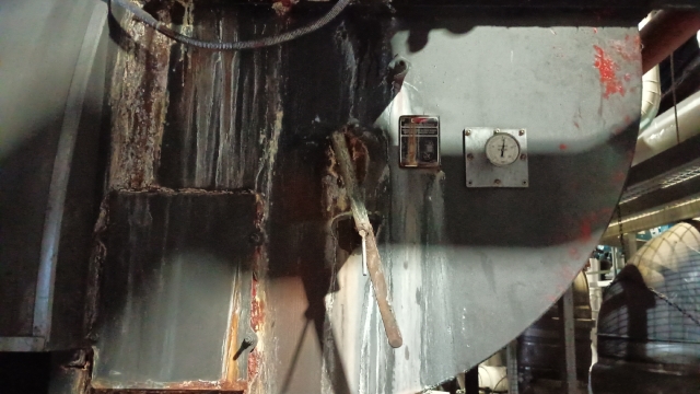 <p>Secure the northern flue gas transfer with the gantry roller system and tension slightly.</p>