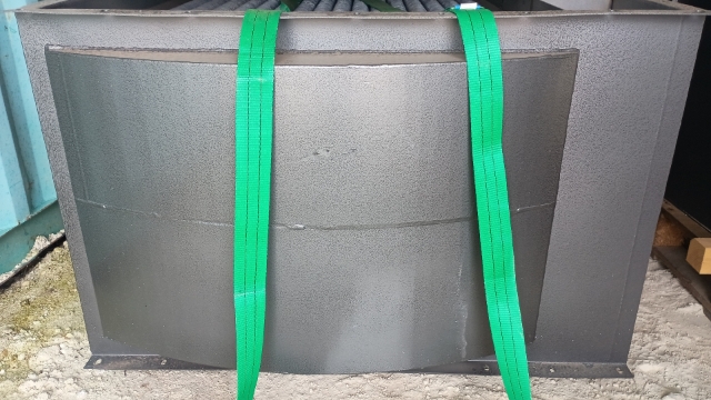 <p>Position the southern condenser at the lift staging area. Connect condenser to the gantry roller system and move the condenser to position using the "pass under" technique if required.</p>