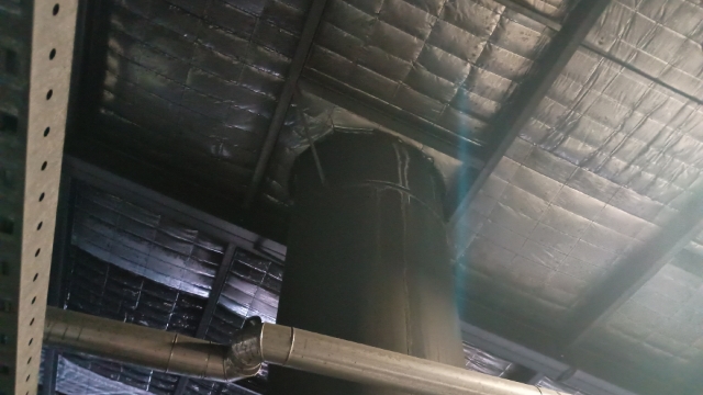 <p>Secure the vertical stack top bracing.</p>