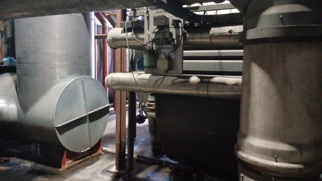 <p>Use the gantry system to position the flue gas transfer and weld in place.</p>