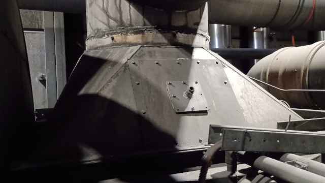 <p>Install new condenser hood.</p>