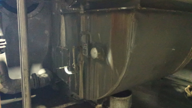 <p>Connect endless chain system to flue gas transfer and tension. Cut off the flue gas transfer from the boiler with the plasma cutter or oxy acetylene. Lower to ground and remove from the boiler shed.</p>