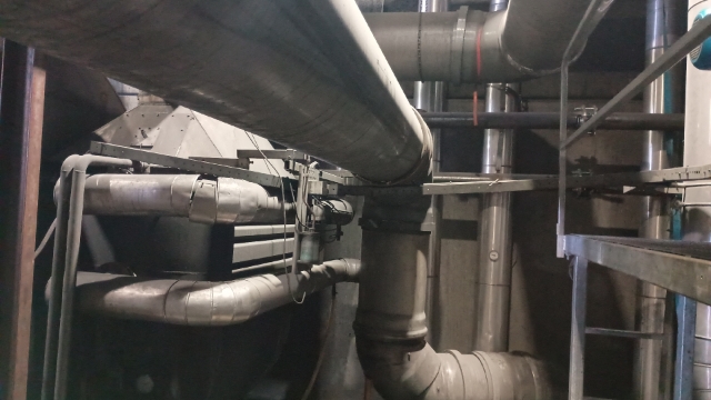 <p>Re-install CO2 pipework.</p>