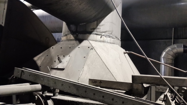 <p>Unscrew boiler 11 vertical stack from the condenser hood.</p>