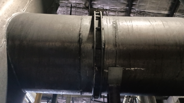 <p>Disconnect boiler 11 vertical stack from the main CO2 manifold vertical stack at the butterfly valve.</p>