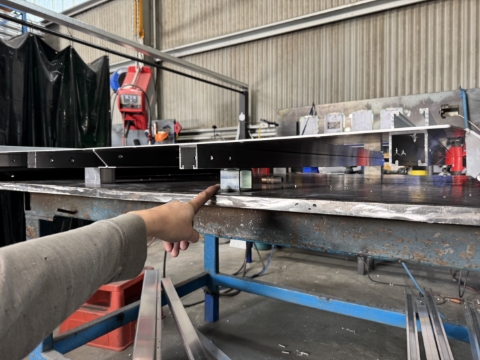 <p>Flip roof over so it is the right way up. </p><p><br></p><p>Use approx 50mm spacer, which helps keep it flat</p>