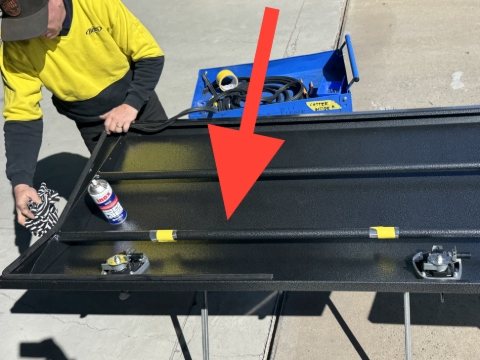 <p>Start the rubber seal at the bottom of the door so the joint is at the bottom</p>