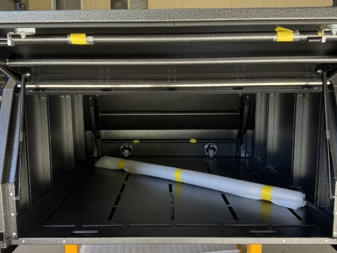 <p>Put inside canopy</p>