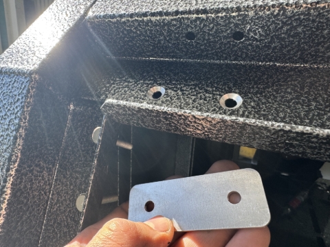 <p>Fit packer plate</p>
