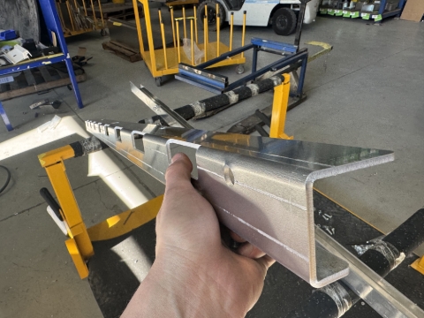 <p>This is required on a Boss Tray, identify the C shaped mount rails</p>