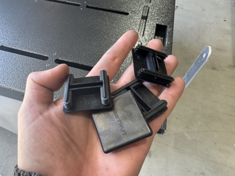 <p>Get 4x Unistrut end caps</p>