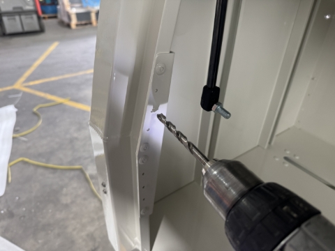 <p>Drill the bottom mount (9mm)</p>