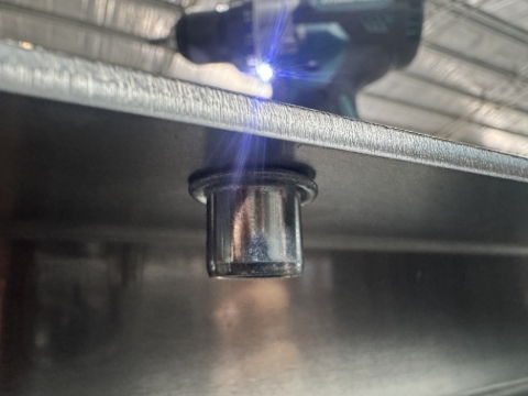 <p>It will look like this from the bottom side if installed correctly</p>