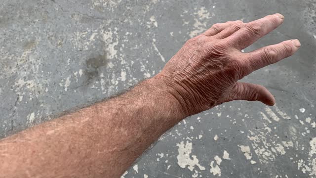 <p>Ensure your hands and arms are clean.</p>
