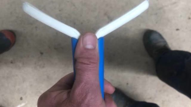 <p>Now hold your thumb over the end of the applicator and DIB like this.
THIS IS THE KEY TO LOADING THEM
This will allow you to stop them twisting when you fully load them.</p>