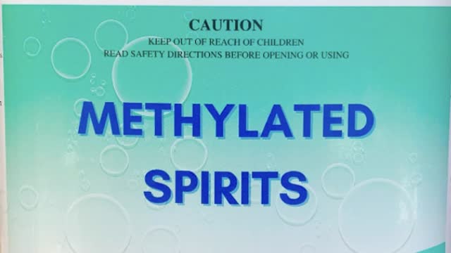 <p>At a minimum wash and disinfect your hands after you have found a mastitis case.
You need to use a 70% mixture of methylated spirits that stays on your gloves for a MINIMUM of 30 seconds.
Best practice is to change your gloves.</p>