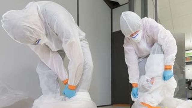 <h4>Clean up properly</h4>
<p>It’s really important to clean up properly so that you safely remove and dispose of the asbestos waste.</p>