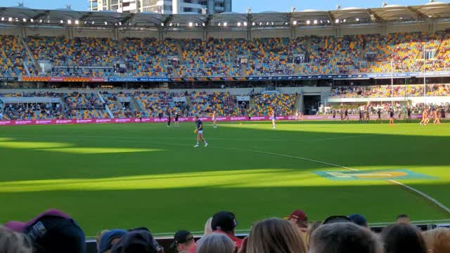 <p>Get your seats and wait for game to start .</p>

