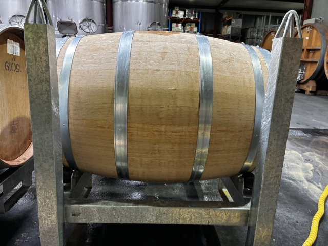 <p><strong>If resousing or refilling barrel after washing:</strong></p><ol><li><p>Roll the barrel away from your body so the bung is at the top for wine filling and 10 degrees south for sousing</p></li><li><p><span style="font-size: 22px; line-height: 1.4;">Make sure barrel is balanced on wheel, centred on rake and evenly distributed on barrel rack wheels</span></p></li></ol><p></p><p></p>