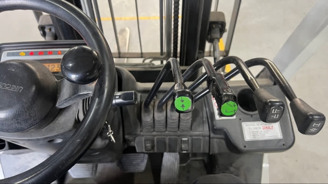 <p>Check controls are clearly marked</p>