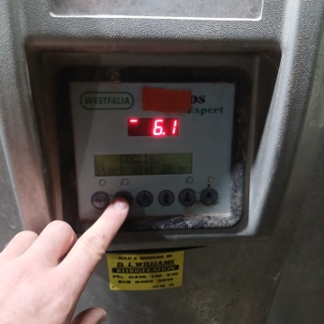 <p>Vat 2</p><p>Hold in <strong>cool</strong> ❄️ <strong>button</strong>&nbsp;</p><p>Vat will time down 20 minutes before starting&nbsp;</p>