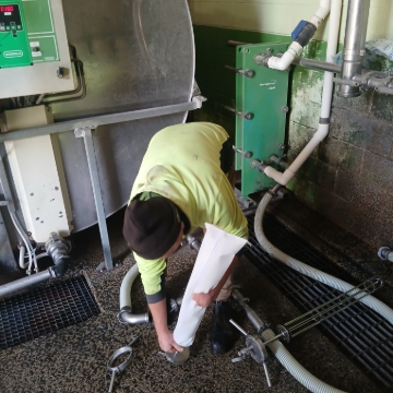<p>Change both filter socks</p>