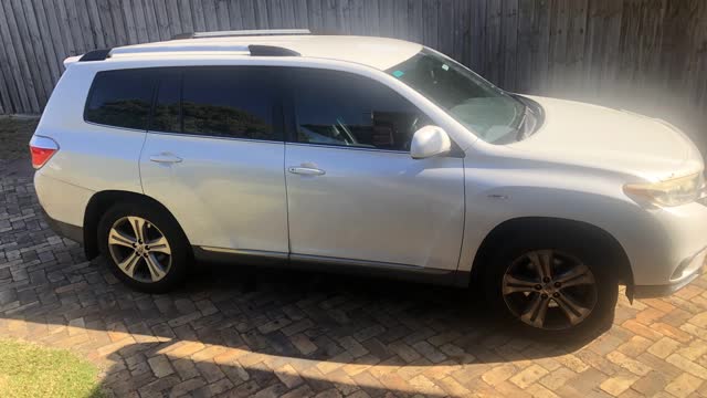 <p>Clean car</p>

