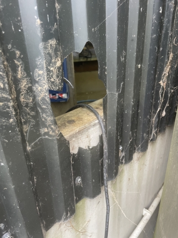 <p>Flick switch up to turn off the pump</p>
