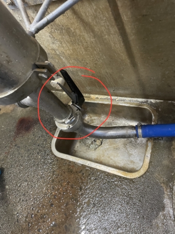 <p>Open tap below filter sock</p>