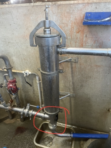 <p>Open tap at bottom of filter to let water drain out</p>