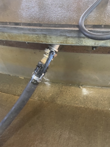 <p>Hook up wash line and open</p><p>cold water will start going to “rinse” the plant</p>