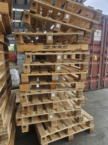 <p>Pallets stack is not stable.</p><p></p>