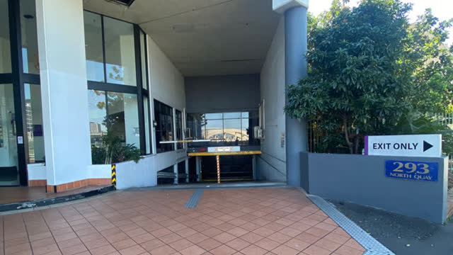 <p>Your parking area will be @ the front entrance on 293 North Quay.</p>
