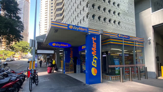 <p>Please move your vehicle out first; then return the keys to EzyMart (the same place where you picked them up).</p>
