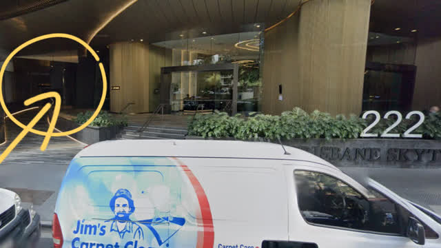 <p>When accessing the lobby, make sure to go for “UPTOWN”, which is to the left of the 222 Brisbane Skytower sign.</p>
