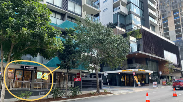 <p>You will be collecting keys @ Teaology Lab on 102/125 Melbourne St, South Brisbane (2-min walk).</p>