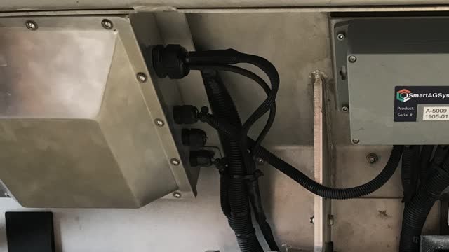 <p>Fit new enclosure cover in place and secure the new loom in position as pictured.</p>